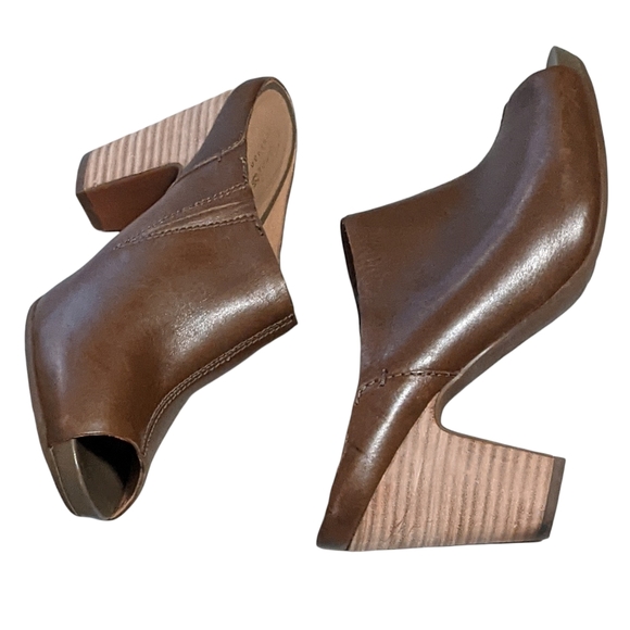 Clarks Okena chic peep toe leather mule stacked wood heel brown green 10M